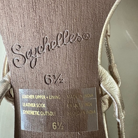 $135 NEW Seychelles Banks Metallic Leather Gold Sandals Kitten Heel Shoes SZ 6.5 - Picture 6 of 7